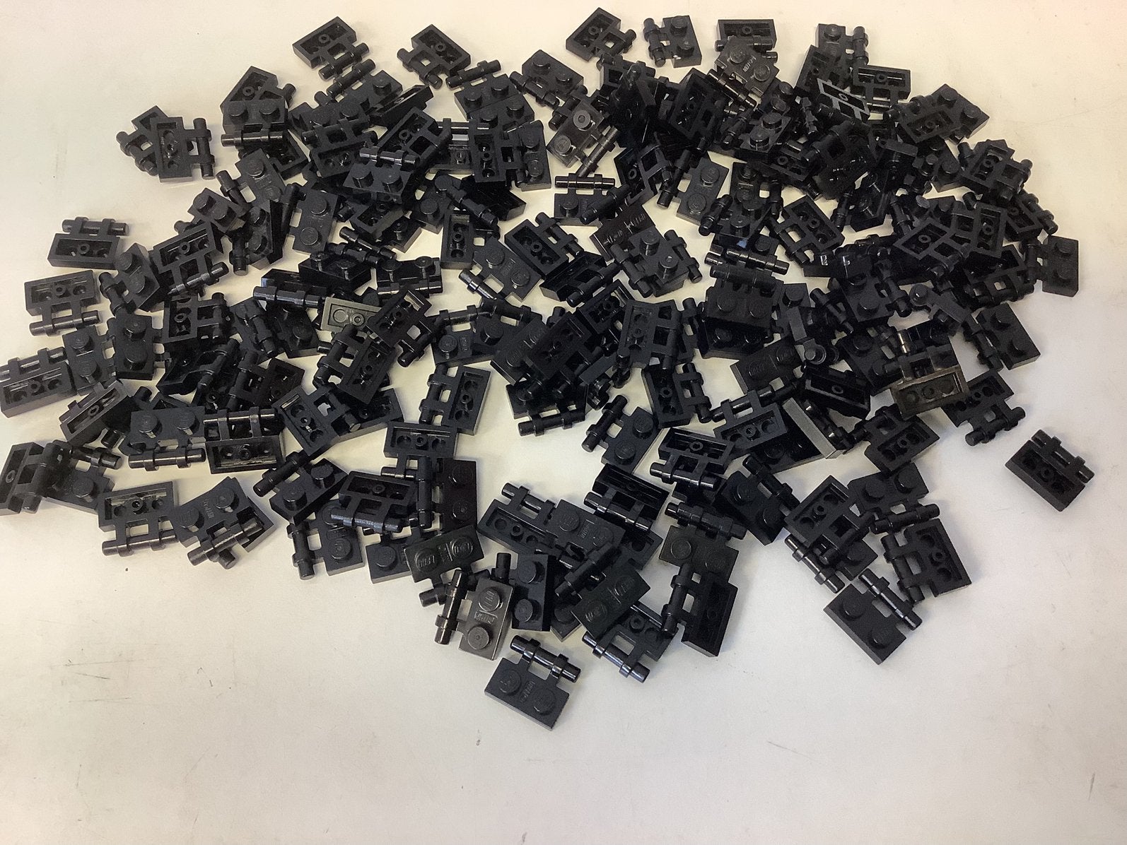 Lego plaat aangepast 1x2 met handvat aan zijkant zwart, Ophalen of Verzenden, Gebruikt, Losse stenen, Lego