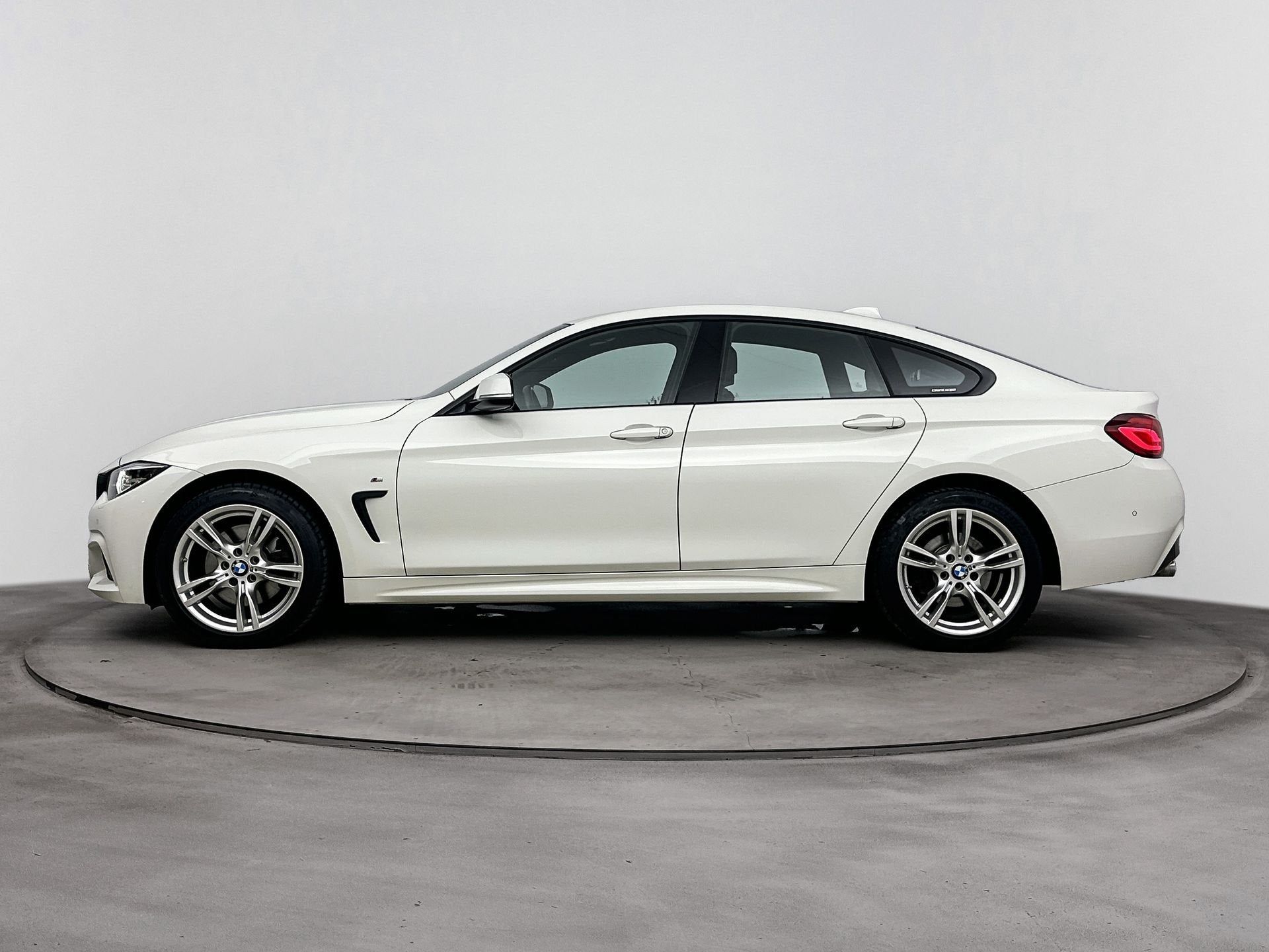 BMW 4 Serie Gran Coupé 430i xDrive M Sport Automaat / Achte, Auto's, 15 km/l, Gebruikt, Alcantara, Wit