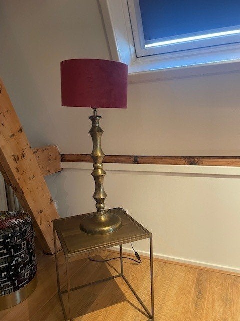 2x staande lamp rode kapjes gouden poot, Ophalen, Gebruikt, 50 tot 75 cm