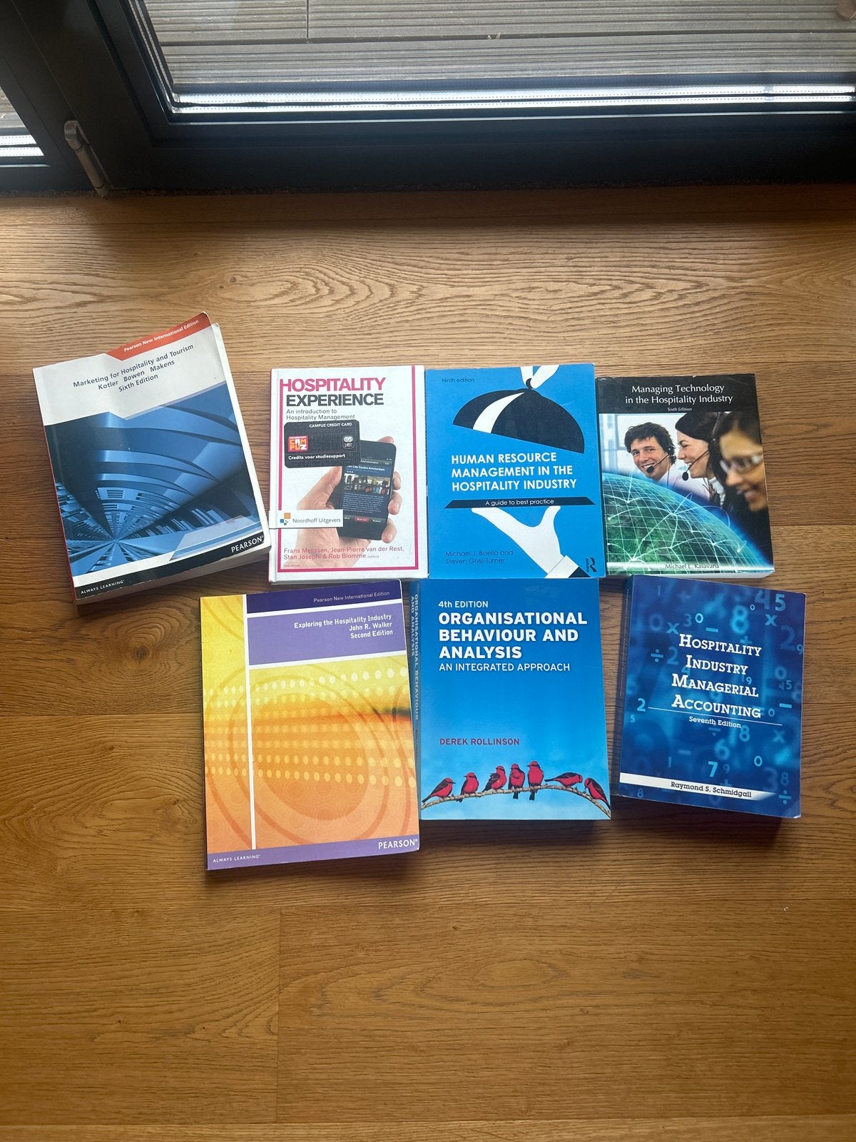 Studieboeken  Hotelschool the Hague eerste jaar - bieden ok!, Boeken, Verzenden, Gamma, Zo goed als nieuw, HBO