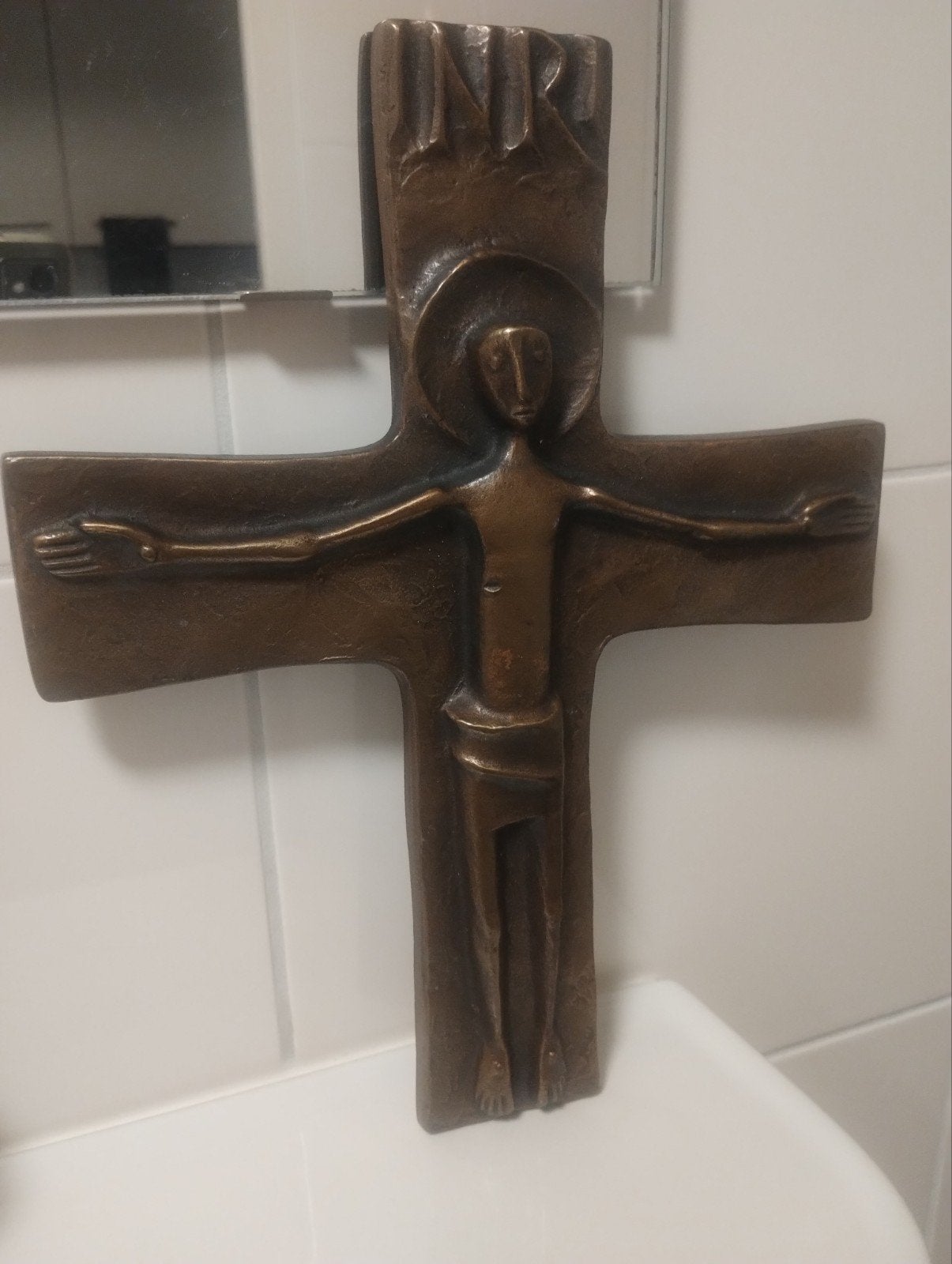 Oud en groot in modernistische stijl bronzen crucifix, Antiek en Kunst, Antiek | Koper en Brons, Ophalen of Verzenden