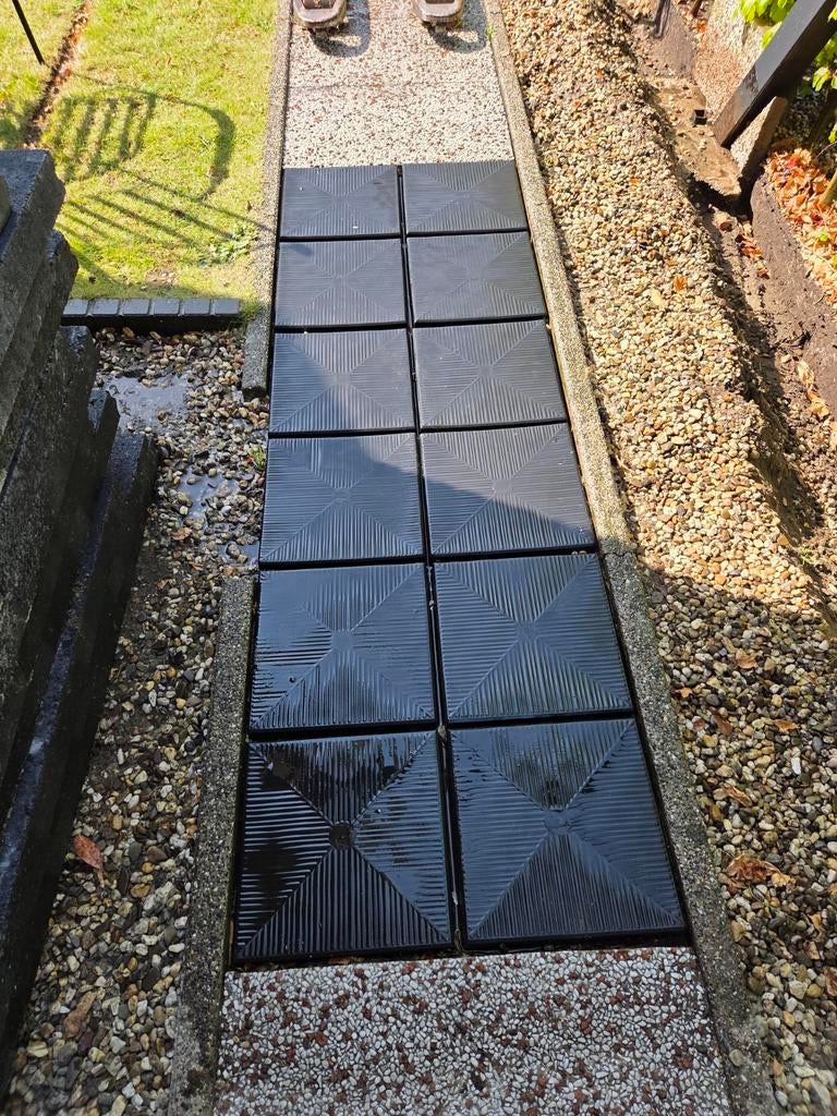 Zwarte rubberen terrastegels voor tuin, pad of speelplek, Tuin en Terras, Tegels en Klinkers, Ophalen, Gebruikt, Rubber, Minder dan 5 m²