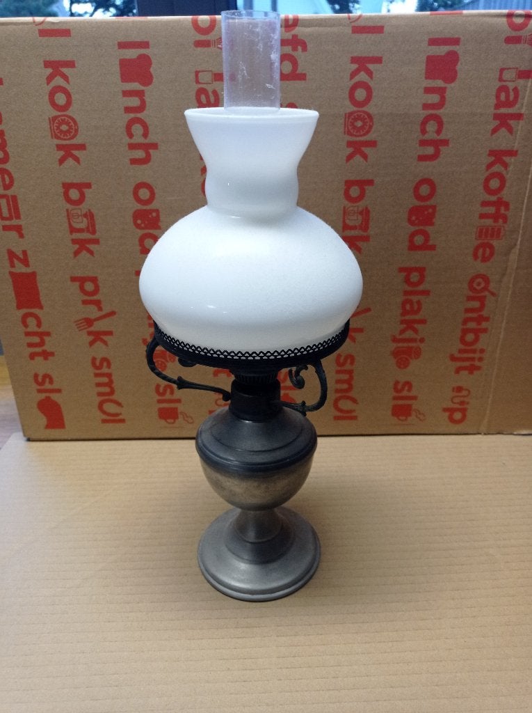 Een vintage tinnen olielamp (petroleumlamp), Antiek en Kunst, Ophalen of Verzenden