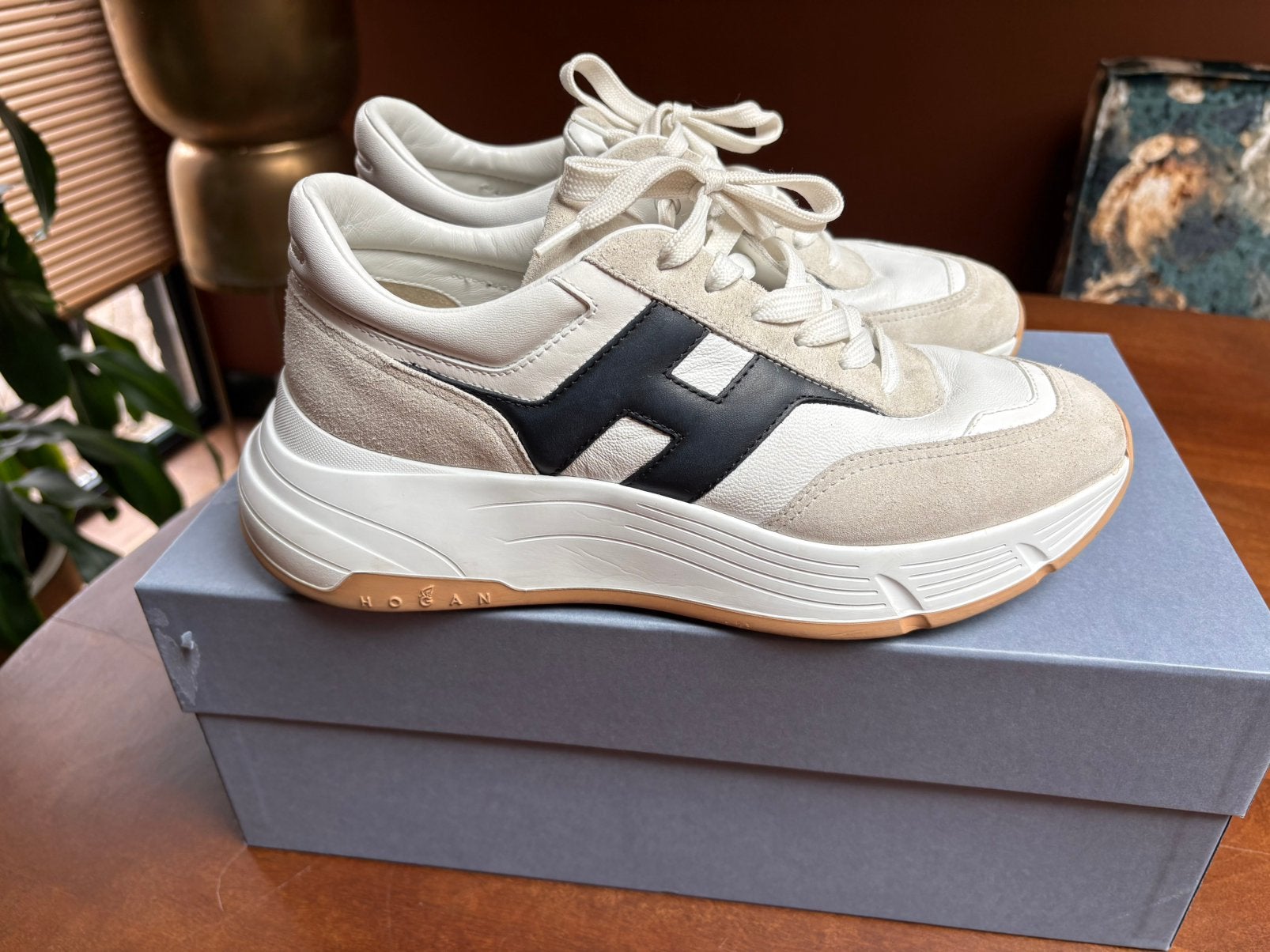 Hogan hyperlight H669 dames mt 40, Ophalen of Verzenden, Zo goed als nieuw