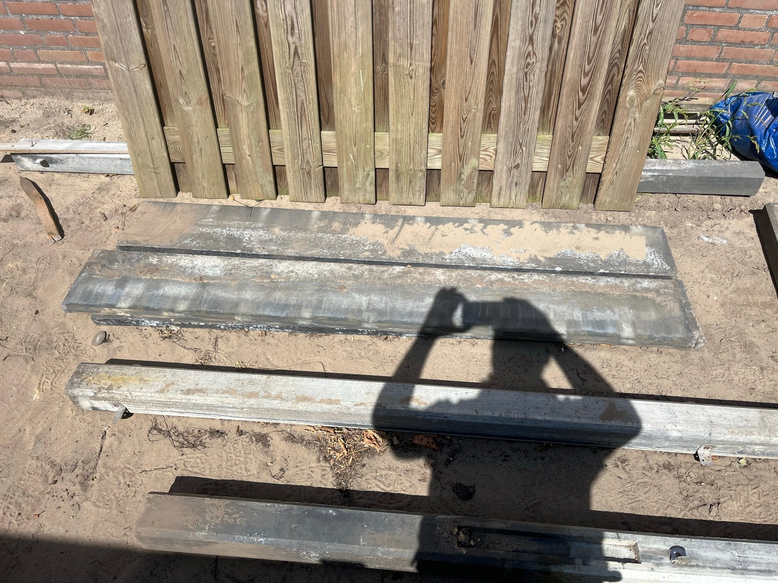 4 houten schuttingdelen en 1 poort, Ophalen, 6 meter of meer, Hout, 1 tot 2 meter