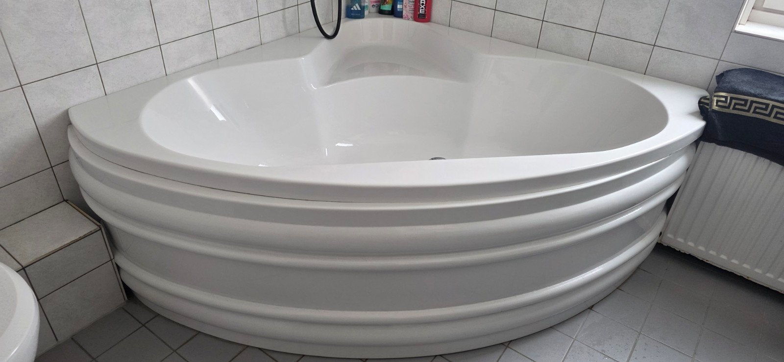 Gratis hoekbad 140x140, Ophalen, Gebruikt, Met bad