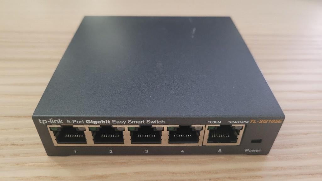 TP Link TL-SG105E 5 Port Gigabit Easy Smart Switch, Computers en Software, Netwerk switches, Gebruikt, Ophalen of Verzenden