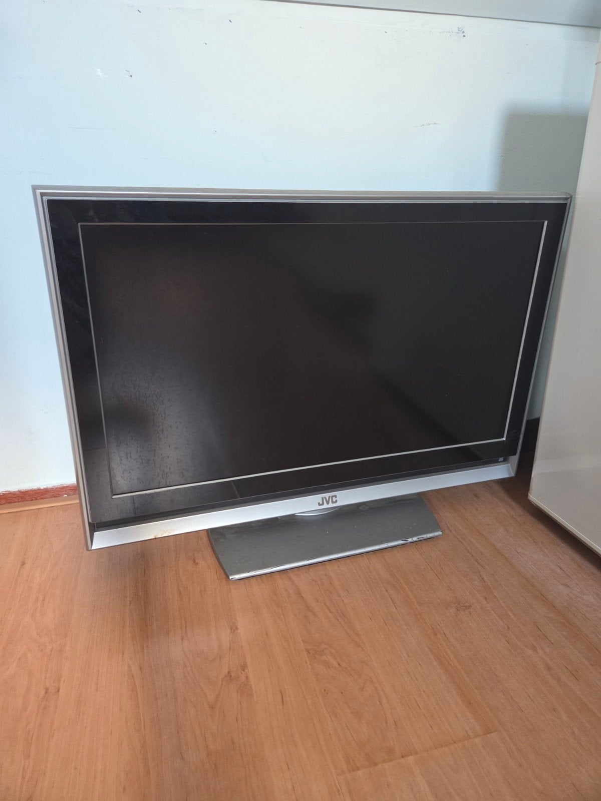 JVC TV - Gebruikt, Audio, Tv en Foto, Televisies, Gebruikt, 50 Hz, Ophalen of Verzenden, 60 tot 80 cm