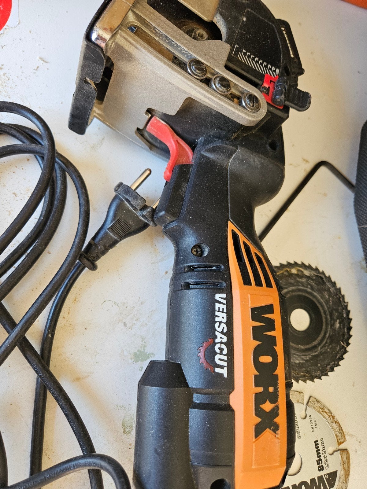 Worx Versacut Cirkelzaag met Laserguide en Accessoires, Doe-het-zelf en Verbouw, Ophalen, Minder dan 30 mm, Gebruikt, Cirkelzaag