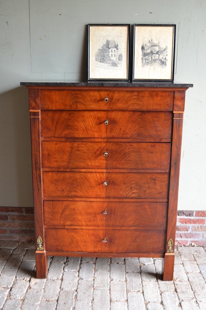 Prachtige antieke mahonie chiffoniere, ladekast met marmer.