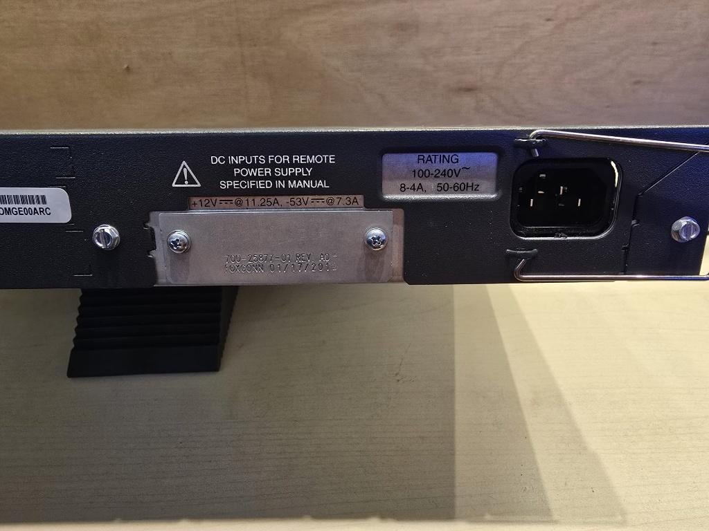 Perle IOLAN SCS48C DAC – 48-Poorts Secure Console Server, Computers en Software, Netwerk switches, Refurbished, Ophalen of Verzenden