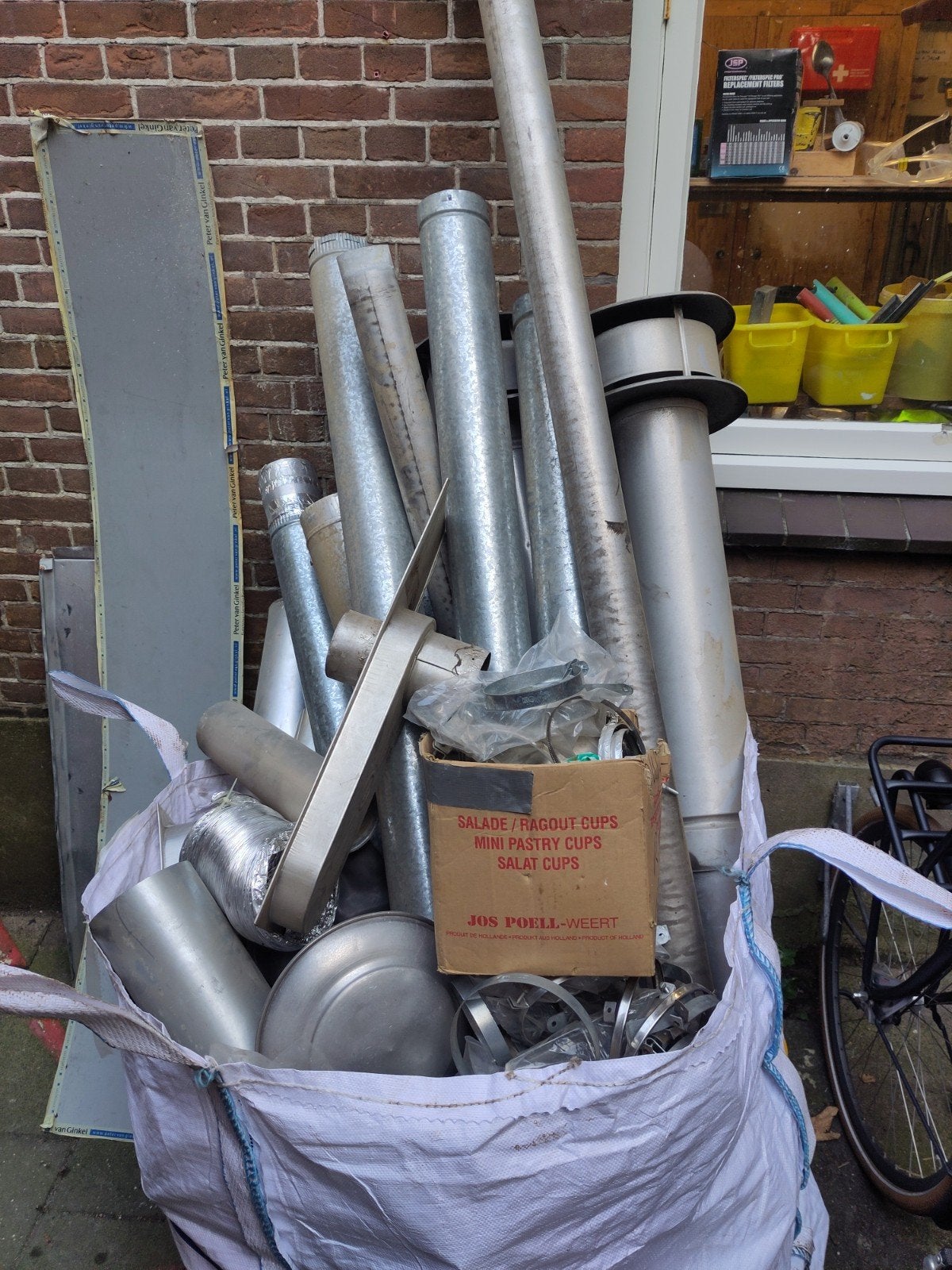 Diverse rookkanaal ventilatiebuizen en onderdelen