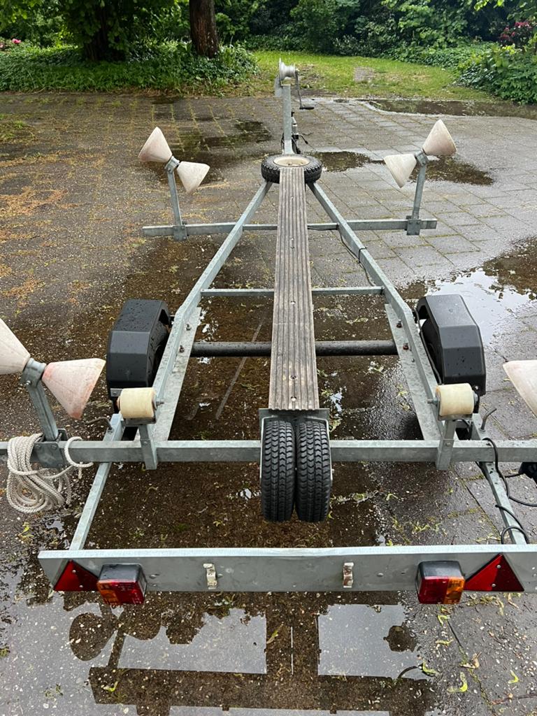 Leuke RIB-trailer. Banden nog bijna nieuw., Watersport en Boten, Rubberboten, Ophalen, Gebruikt, Overige brandstoffen, Overige materialen