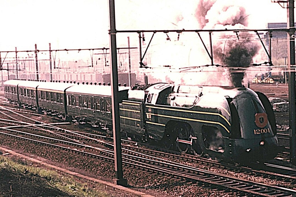 803002	Foto	Trein Zug	Locomotief Lokomotive	12004, Ophalen of Verzenden, Zo goed als nieuw, Trein, Kaart of Prent