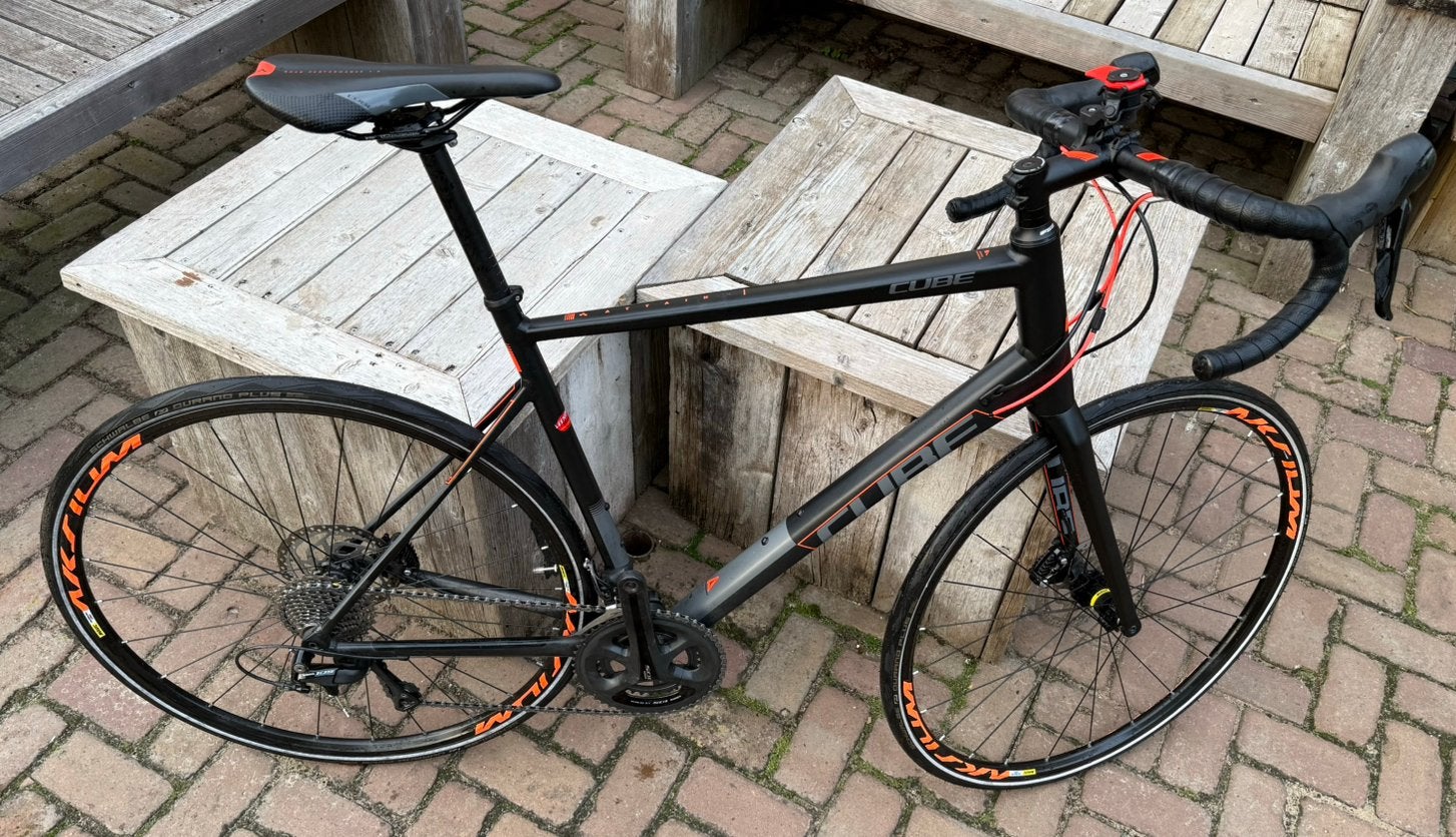 Cube Attain SL disc, 28 inch, Gebruikt, 57 tot 61 cm, Meer dan 20 versnellingen