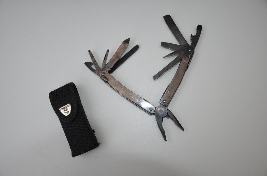 Victorinox SWISS TOOL, Ophalen of Verzenden, Zo goed als nieuw