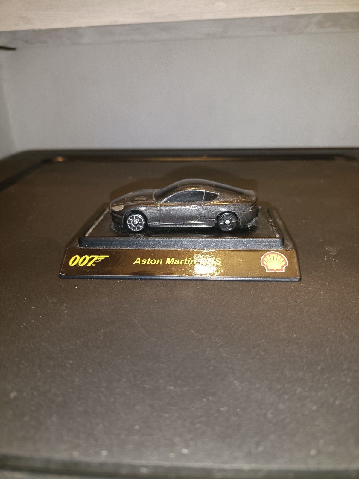 007 Aston Martin DBS modelauto - Zo goed als nieuw, Ophalen of Verzenden, Zo goed als nieuw, Overige typen