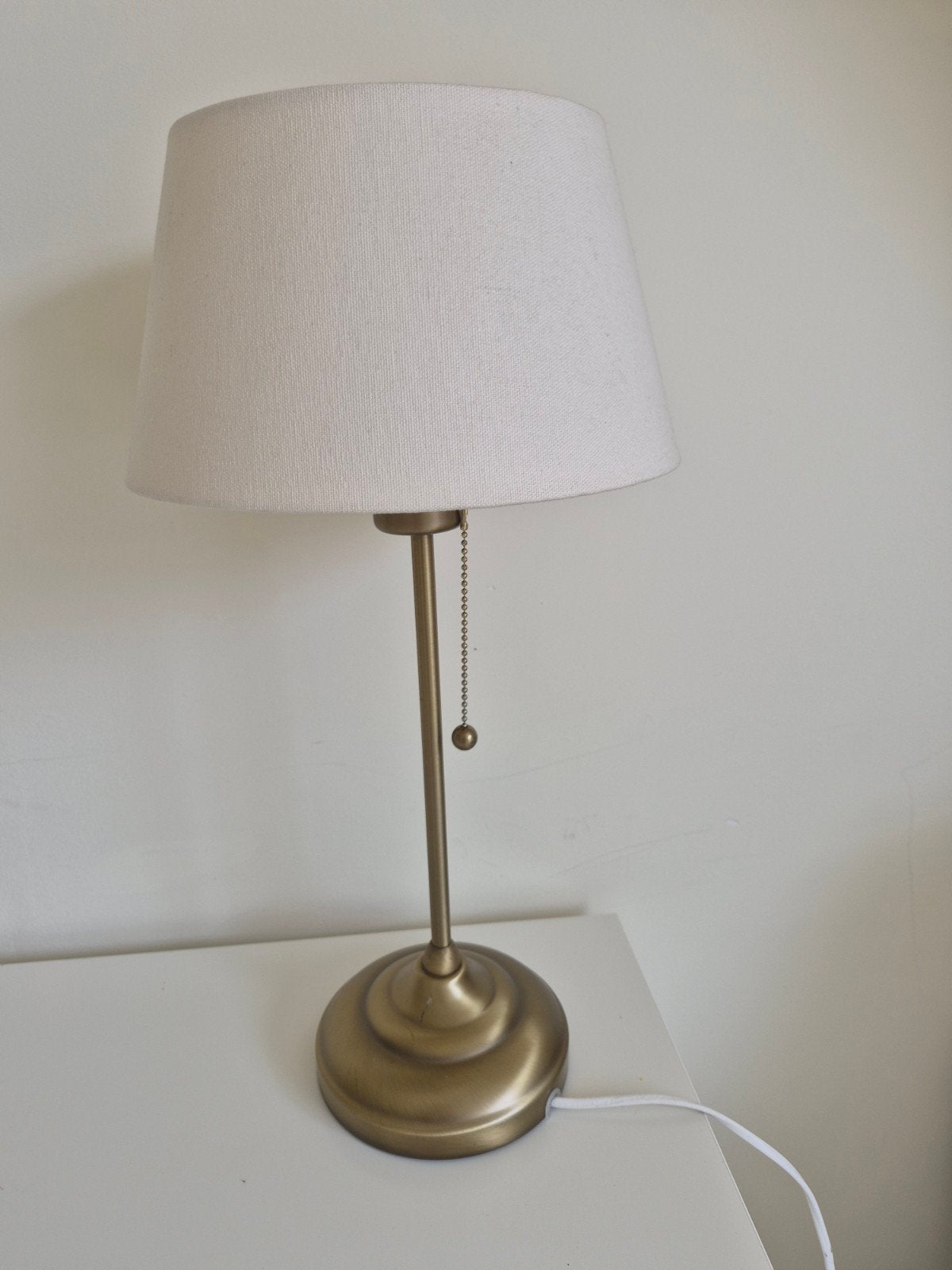 Matte goudkleurige messing lamp met Ikea Arstid onderstel, Ophalen, Gebruikt, Goud, 55 cm