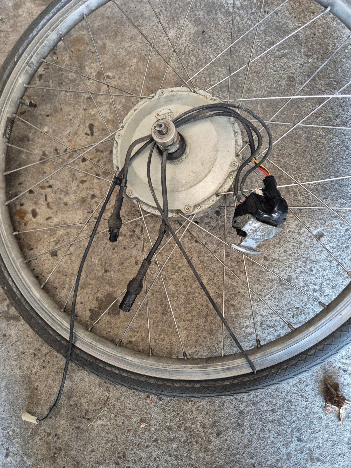 Batavus achterwiel met motor voor onderdelen, Fietsen en Brommers, Fietsonderdelen, Gebruikt, Batavus, Ophalen of Verzenden, Elektrische fiets