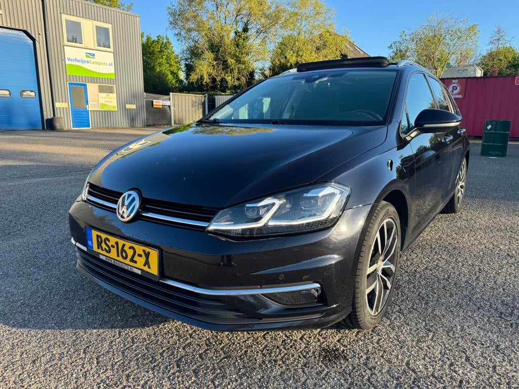 Volkswagen Golf 2017 | 2.0 TDI | BSN | Hghl | Pano | LED | R, Stof, 4 cilinders, 150 pk, Elektronische parkeerrem