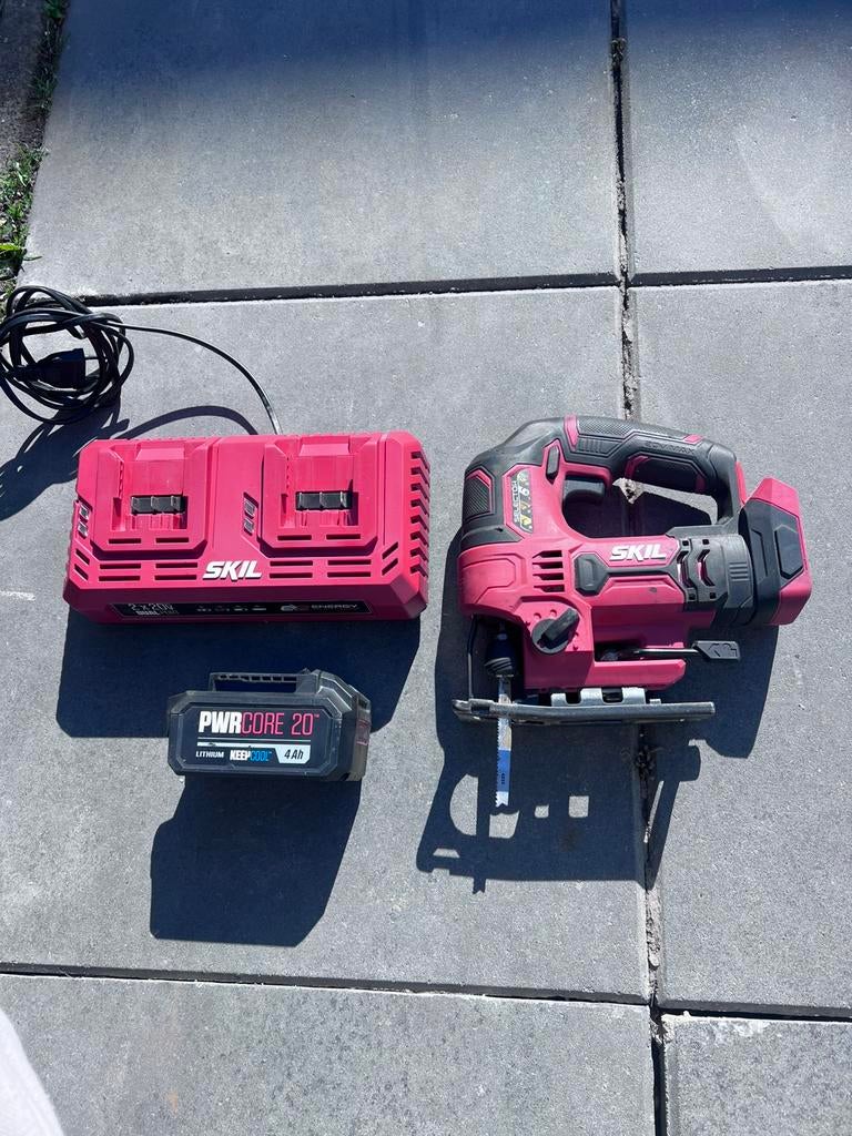 Decoupeerzaag Skil Met accu en snellader, Ophalen of Verzenden, Zo goed als nieuw, Minder dan 600 watt, Vlakschuurmachine