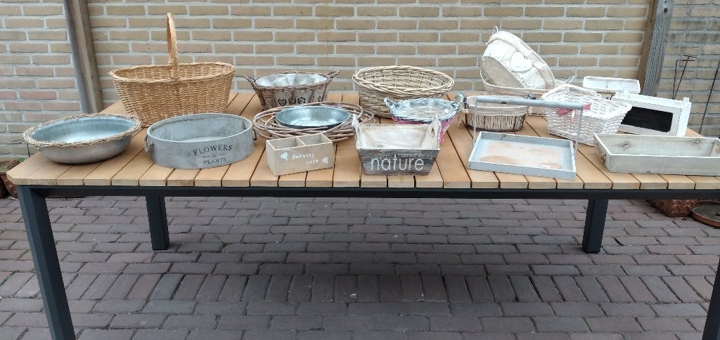 Manden en schalen, Ophalen, Zo goed als nieuw, Rond, Riet