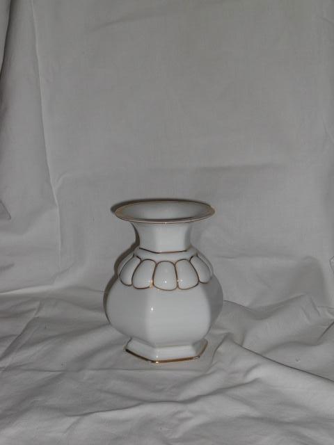 Fraaie witte Rosenthal vaas met gouden randje, Wit, Aardewerk of Porselein, Ophalen of Verzenden, Zo goed als nieuw