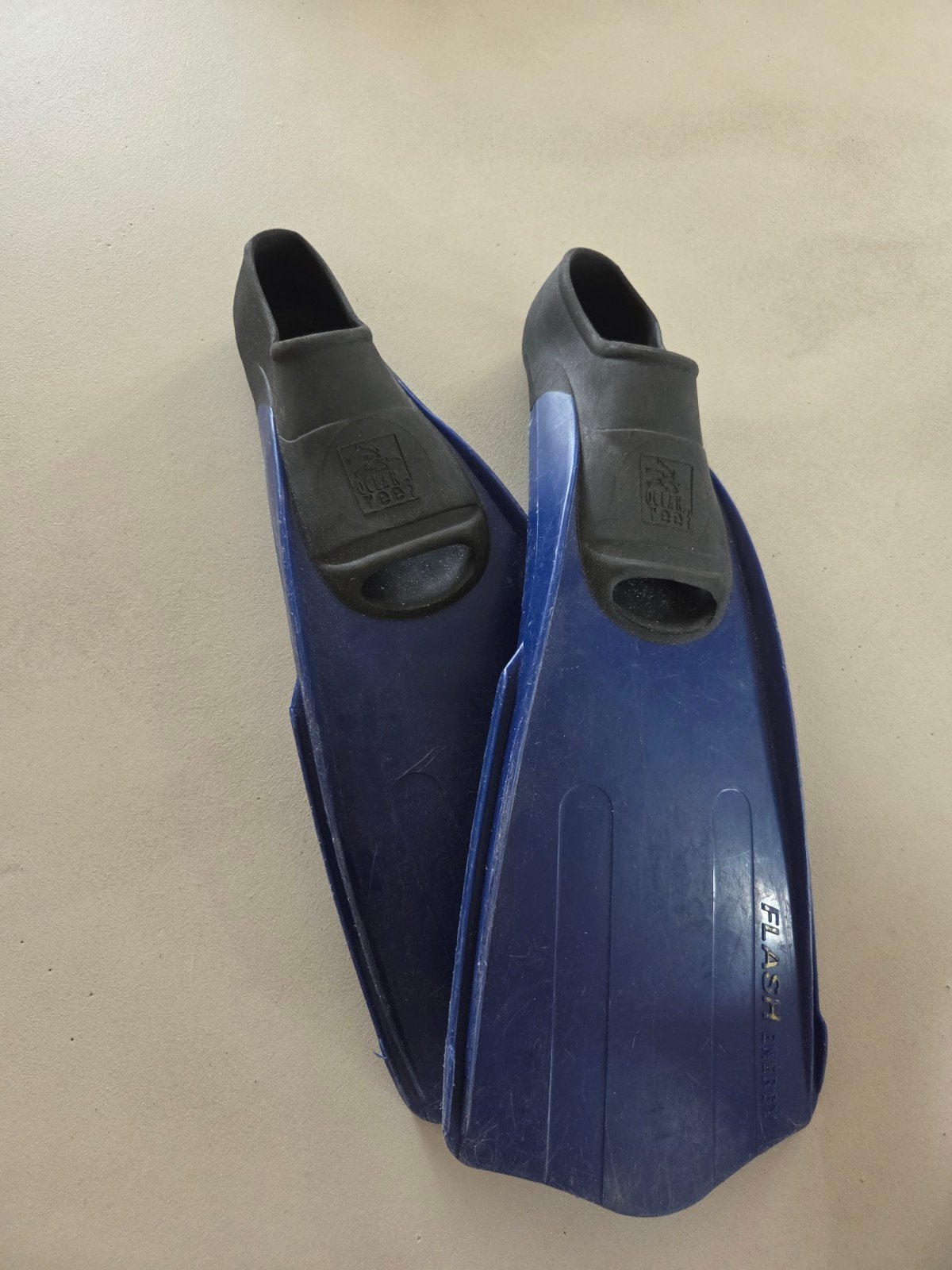 Flippers maat 38 tm 40, Ophalen