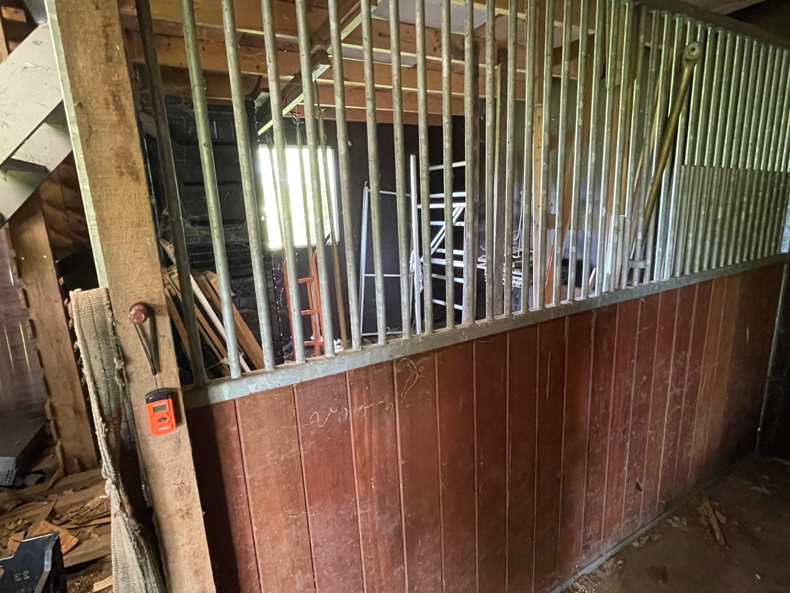 Paardenbox/paarden stalling, Stalling