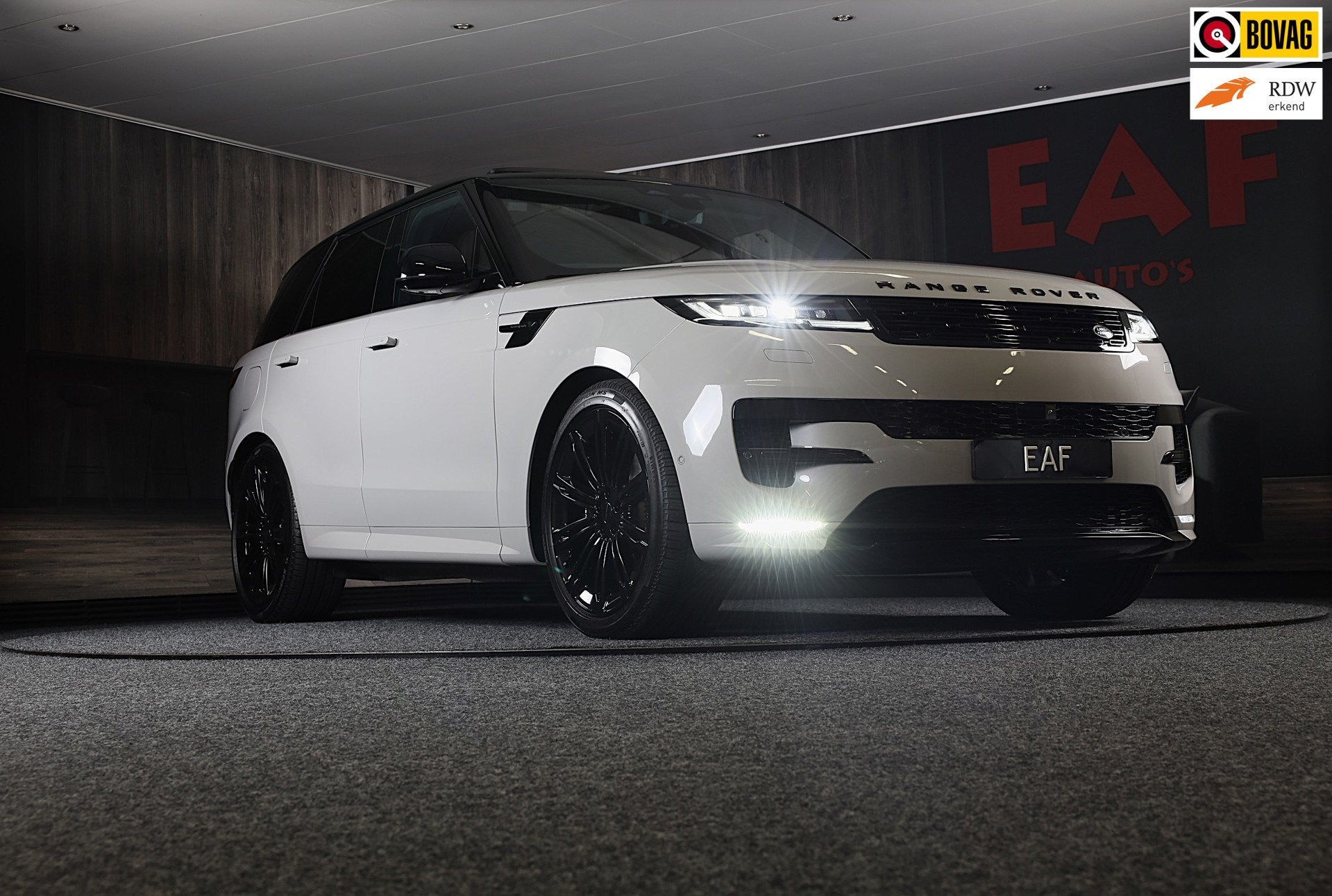 Land Rover Range Rover Sport 3.0 P550e Autobiography PHEV /, Auto's, Automaat, Dealer onderhouden, Gebruikt, 2709 kg