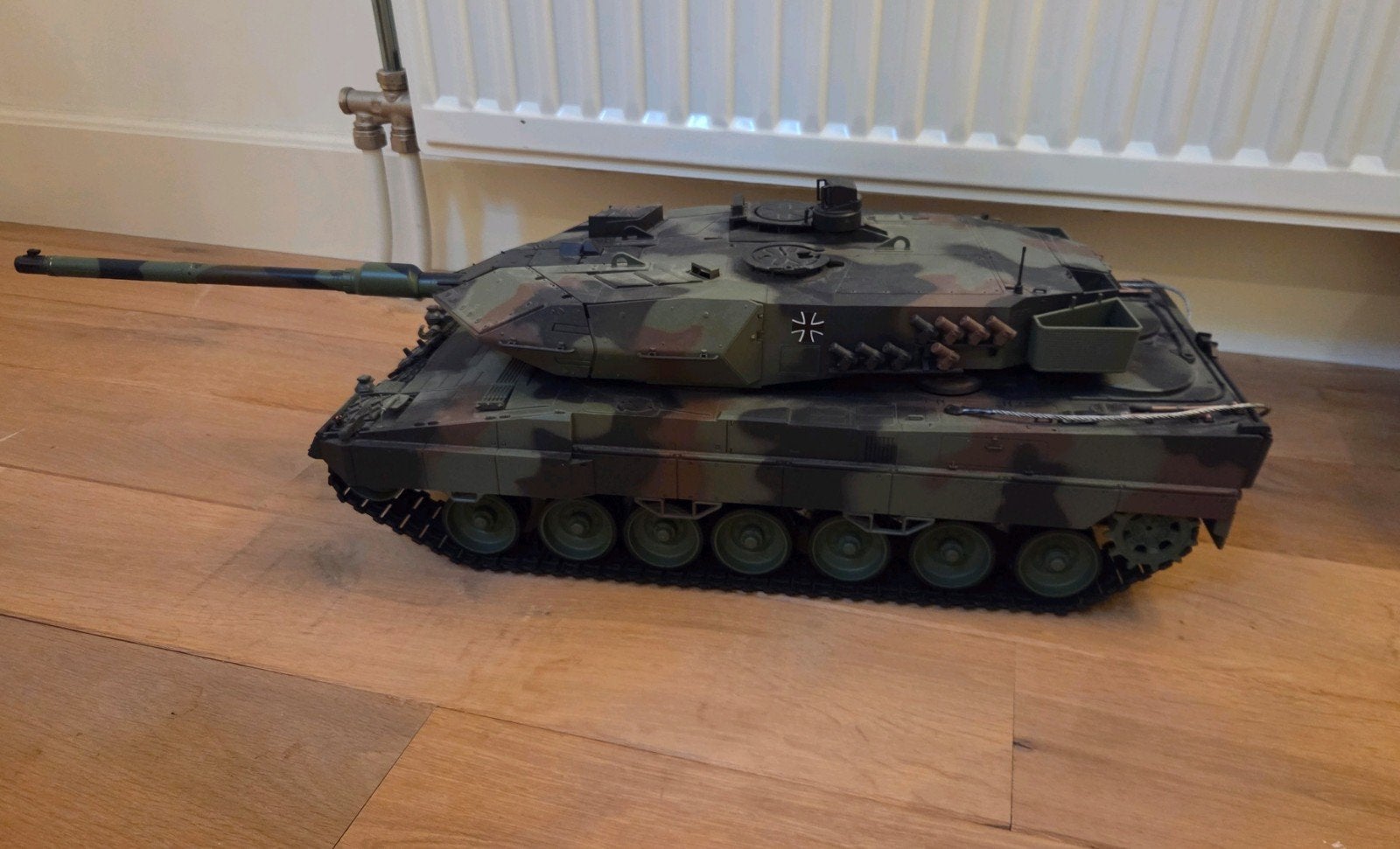 RC tank Leopard 2A6 1/16 compleet schietfuntie, geluid, rook, Gebruikt, Auto offroad, Schaal 1:16, RTR (Ready to Run)