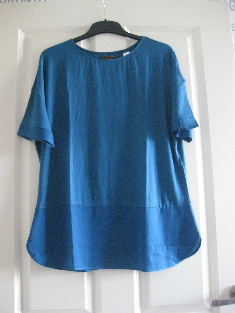Nieuw pyjamashirt van Triumph, maat 40/42 (FR), Kleding | Dames, Triumph, Verzenden, Nieuw, Maat 38/40 (M)