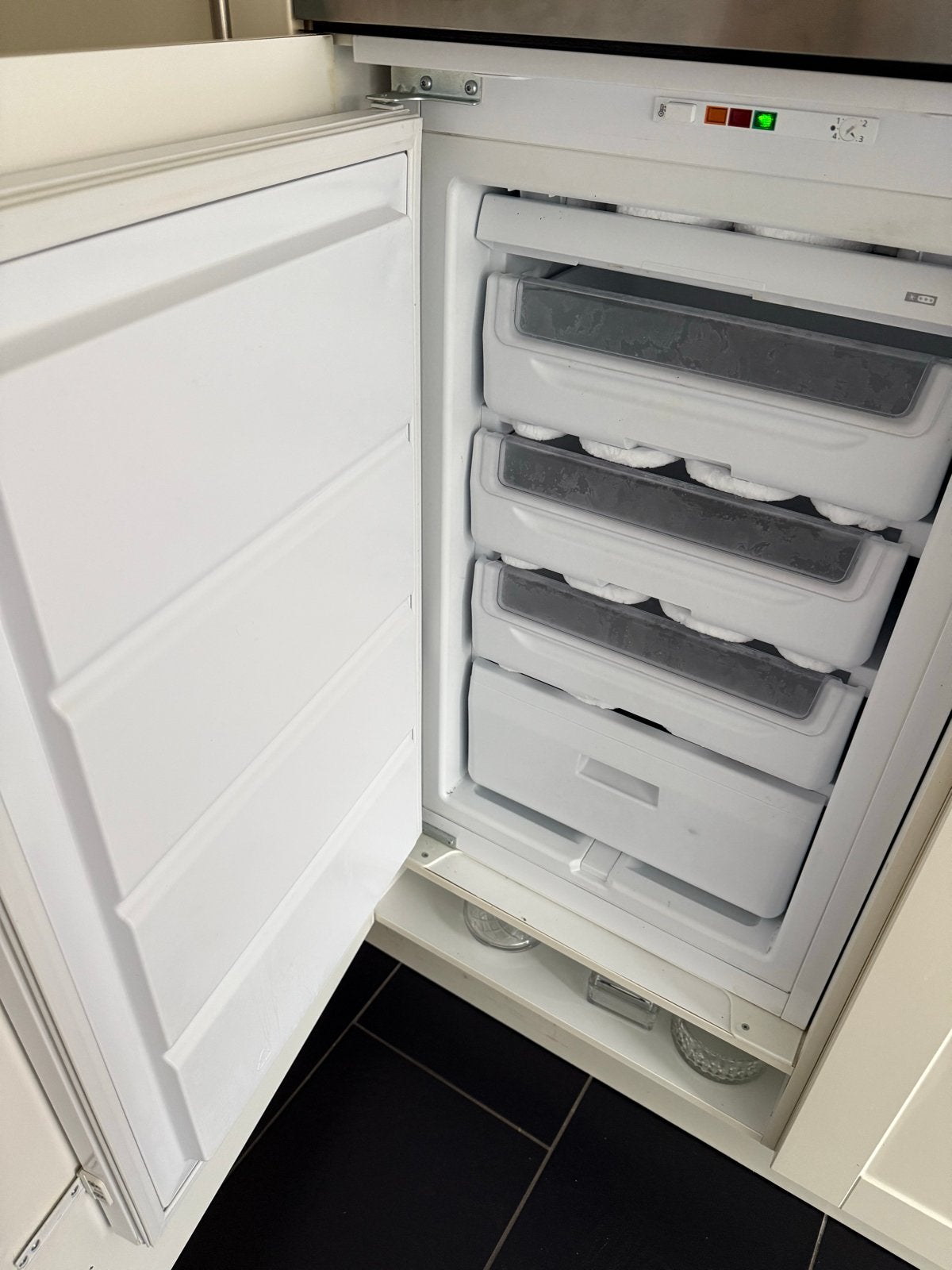Inbouw vrieskast, 120 tot 140 cm, Minder dan 60 cm, Zo goed als nieuw, Inbouw