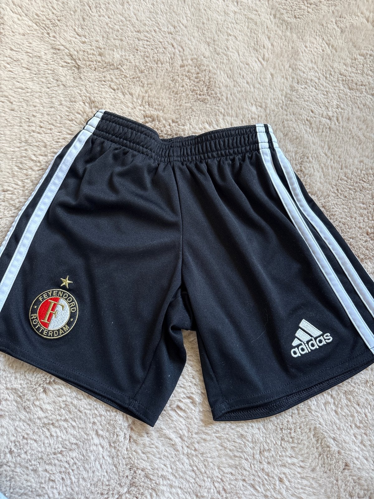 Adidas Feyenoord short maat 110 - Nieuw, Ophalen of Verzenden, Nieuw, Jongen of Meisje, Broek