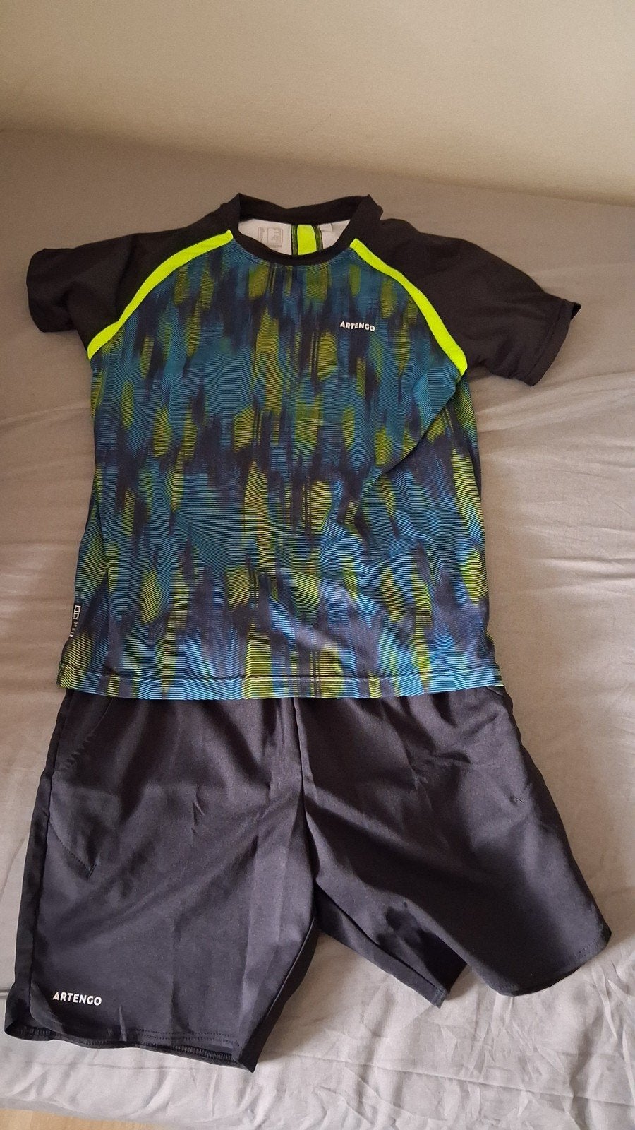 Sportset Artengo - Shirt en Broekje 134, Kinderen en Baby's, Kinderkleding | Maat 134, Ophalen, Artengo Decathlon, Jongen of Meisje