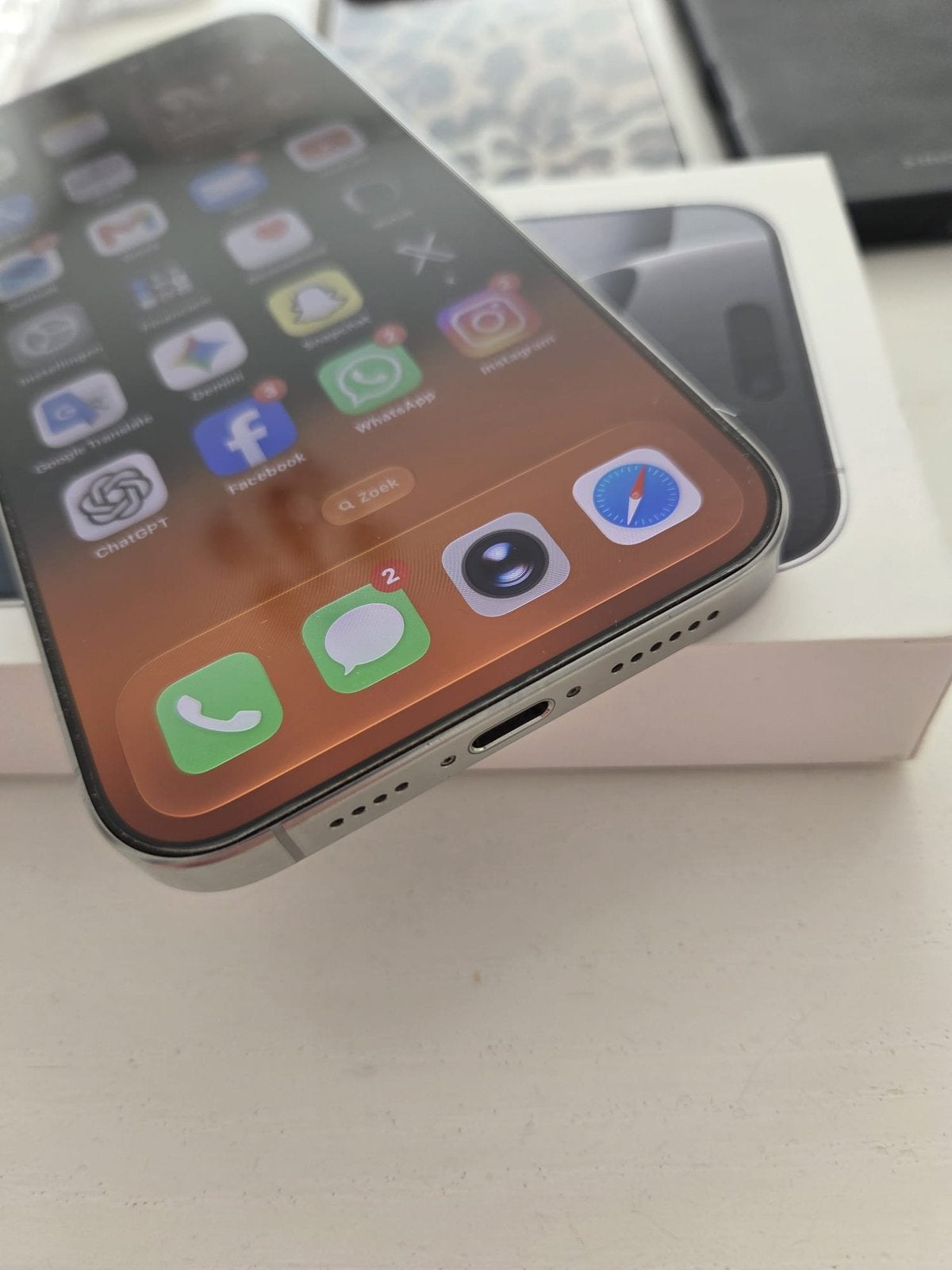 Foto 3 van iPhone 16 Pro Max in zeer nette, bijna nieuwstaat