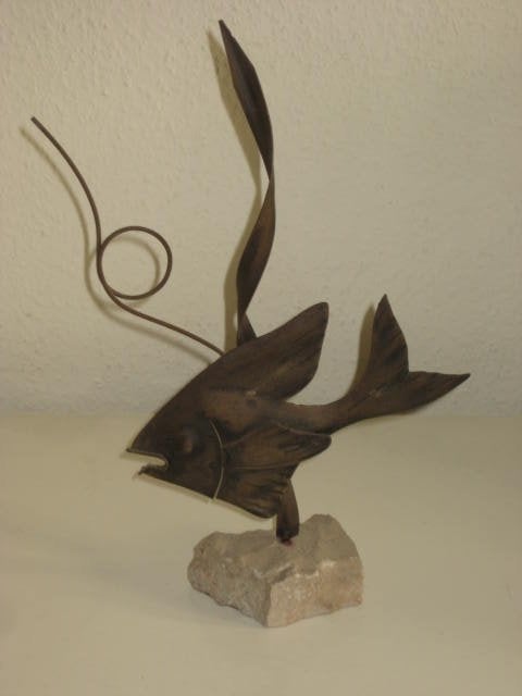Sculptuur metaal op stenen sokkel vis Retro Jaren '60, Ophalen of Verzenden, Huis en Inrichting