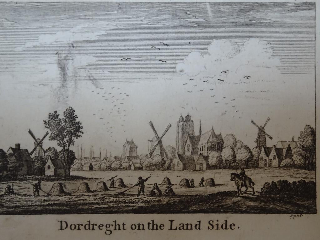 Gravure Zicht op Dordrecht met kerk en molens, J. June, 1760, Antiek en Kunst, Kunst | Etsen en Gravures, Verzenden, Stadsgezicht