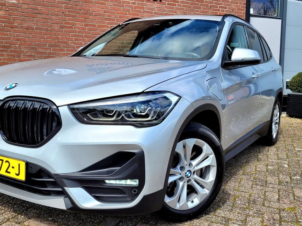 BMW X1 XDrive25e Pano, HUD, Cam, Harman, M-stuur, Leer, 8 kWh, Gebruikt, Bedrijf, Vierwielaandrijving