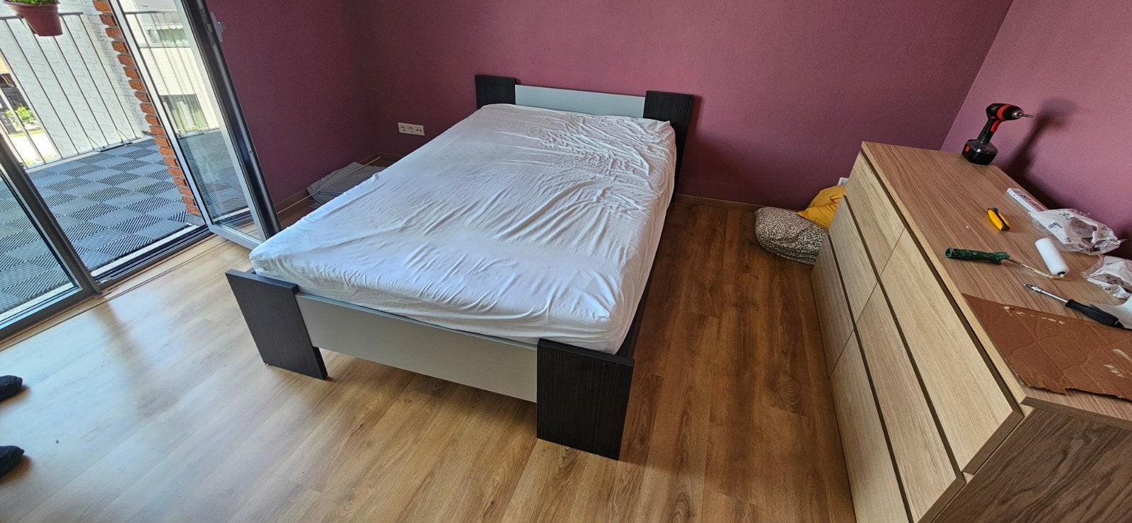 Bed 140x200 cm - Modern design, Ophalen, Gebruikt, Zwart, 140 cm