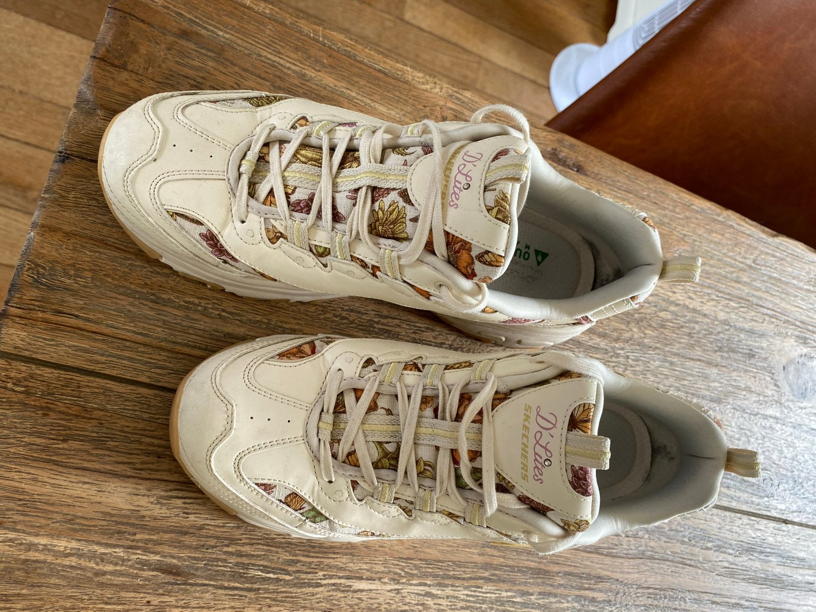 Skechers D'Lites sneakers met vlinderprint maat 40!, Ophalen, Wit, Sneakers of Gympen, Zo goed als nieuw