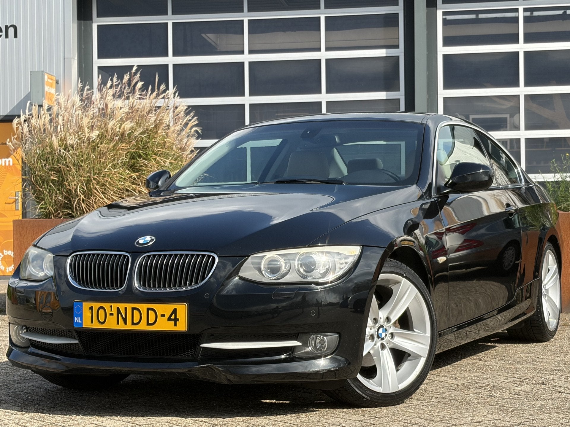 BMW 3 Serie Coupe 320i Corporate Lease Business Line 164pk |, Auto's, BMW, Euro 5, Beige, 4 cilinders, 4 stoelen