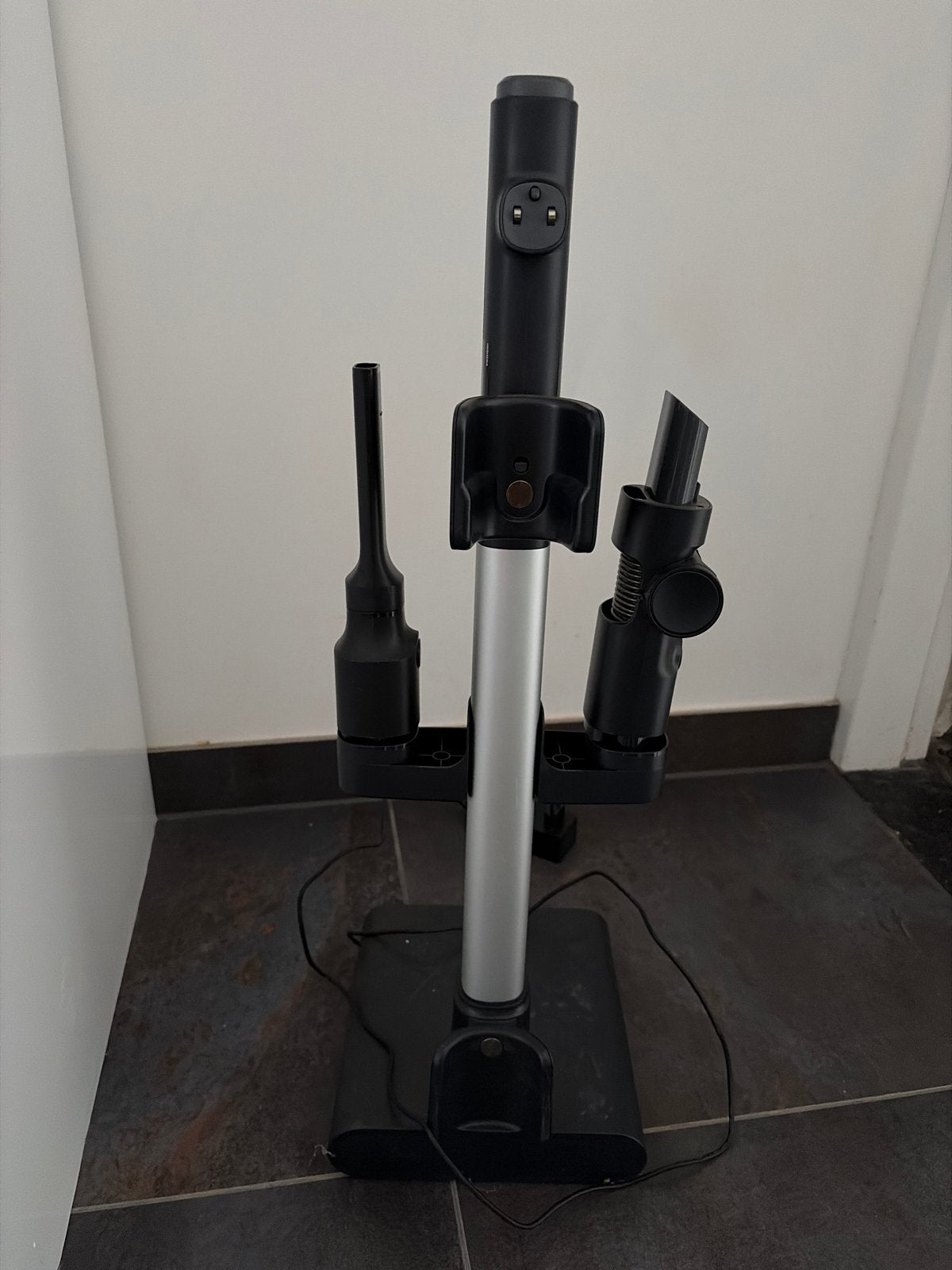 AEG stofzuiger laadstation met accessoires, Zo goed als nieuw, Reservoir, Oplaadstation, Ophalen of Verzenden
