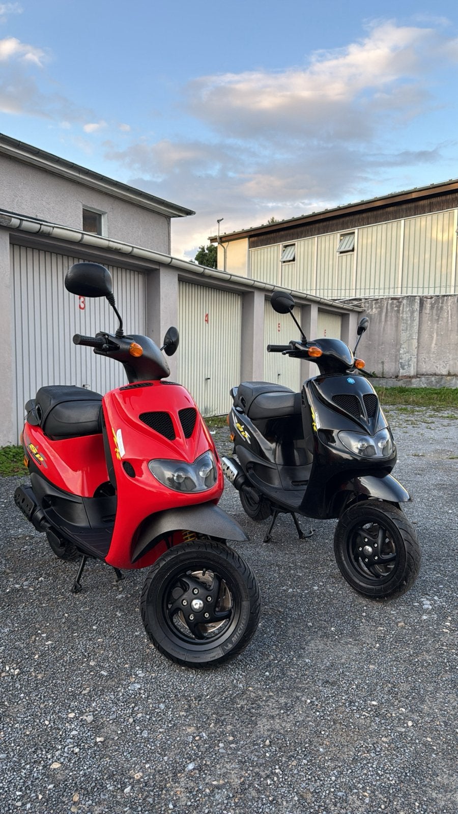 2x Piaggio ZIP SP1 98 50 C11 Fluo Rood H2O (SKR,RUNNER,180), Ophalen, Maximaal 45 km/u, Zip, Zo goed als nieuw
