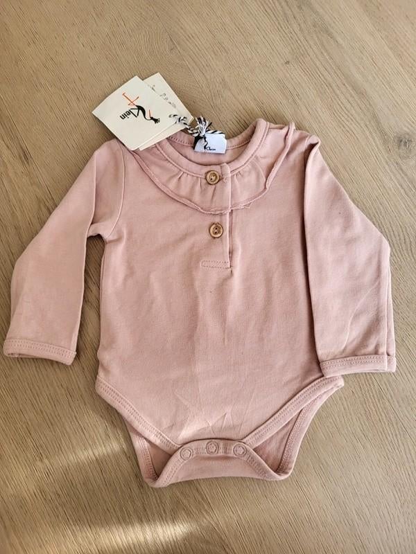 Roze romper met kraagje van Klein maat 50, Ophalen of Verzenden, Nieuw, Meisje, Nacht- of Onderkleding