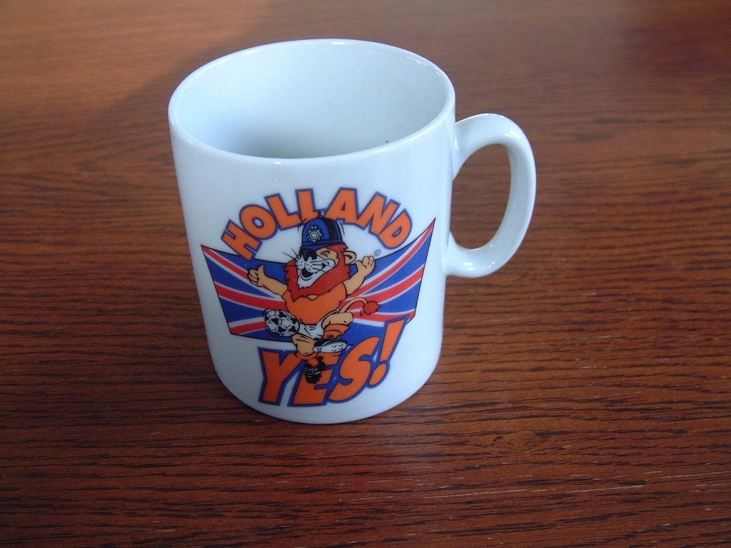 Gave vintage oor beker mok oranje voetbal Yes Holland, Ophalen of Verzenden, Zo goed als nieuw