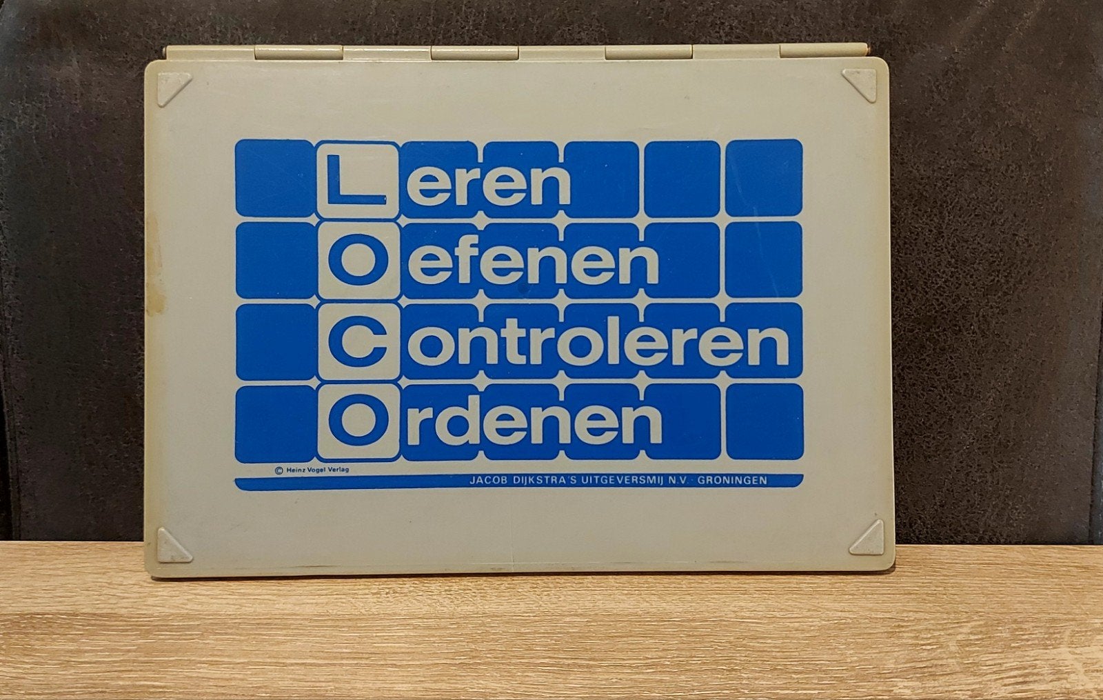 Oude Loco doos met 24 tegeltjes, Ophalen of Verzenden