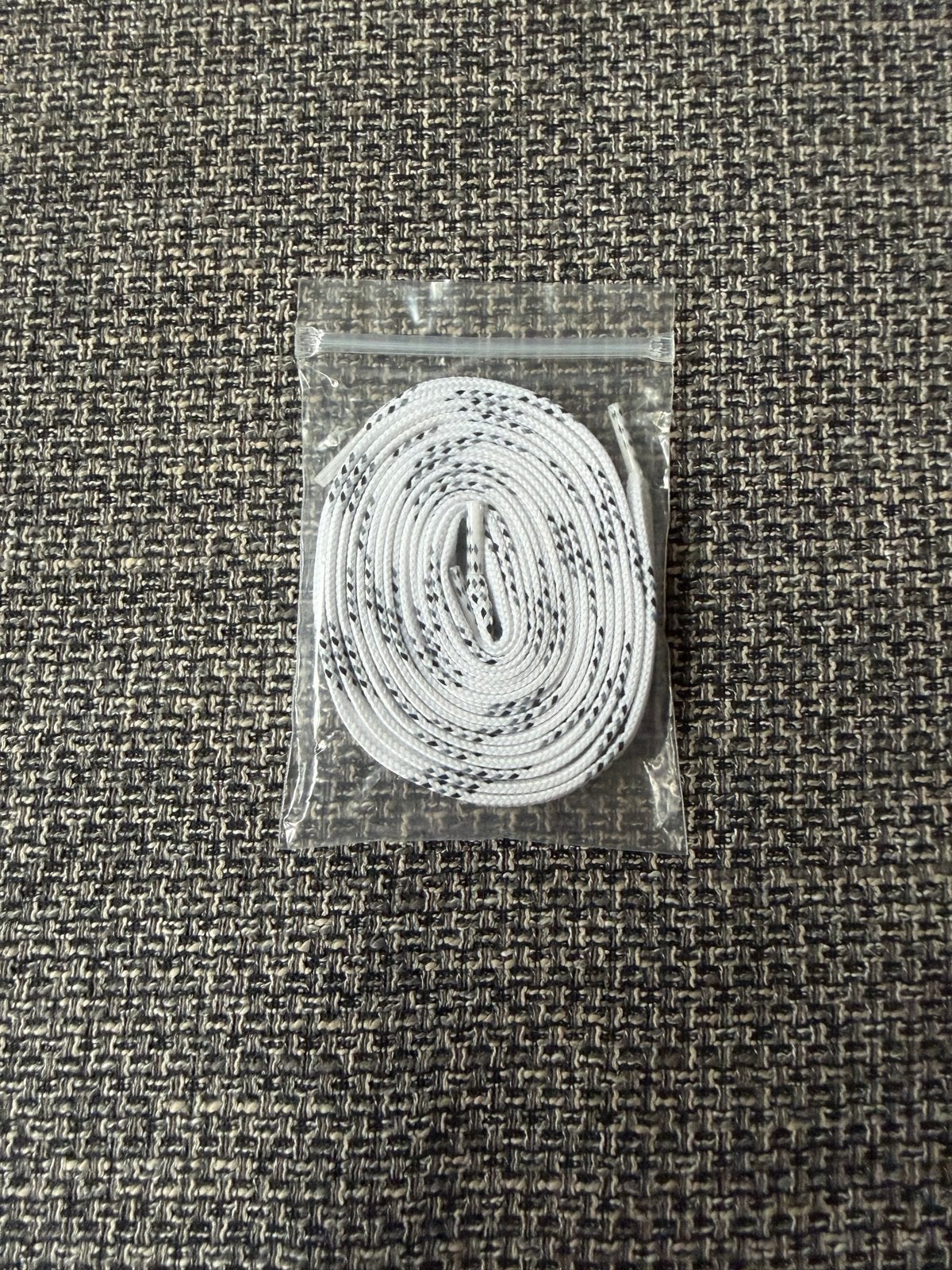 Alexander McQueen Zwart/Witte Shoelaces - Nieuw, Kleding | Dames, Wit, Overige typen, Nieuw, Ophalen of Verzenden