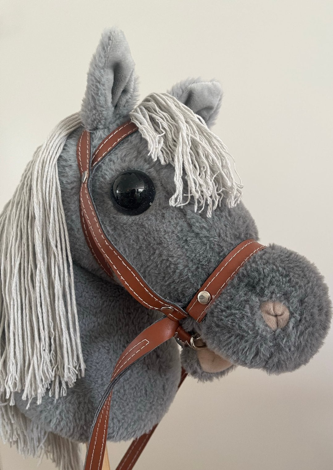 Hobbyhorse / Stokpaardje - Grijs met bruin hoofdstel, Ophalen of Verzenden, Zo goed als nieuw, Jongen of Meisje