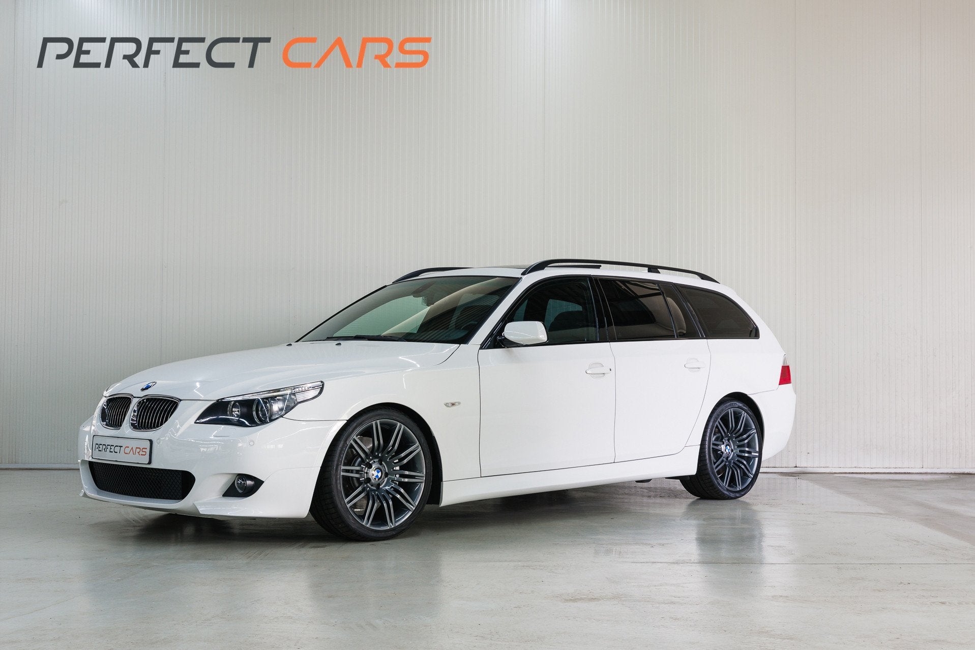 BMW 5-serie Touring 550i, leer automaat, leer, panorama dak., Auto's, Automaat, Achterwielaandrijving, Gebruikt, 4799 cc
